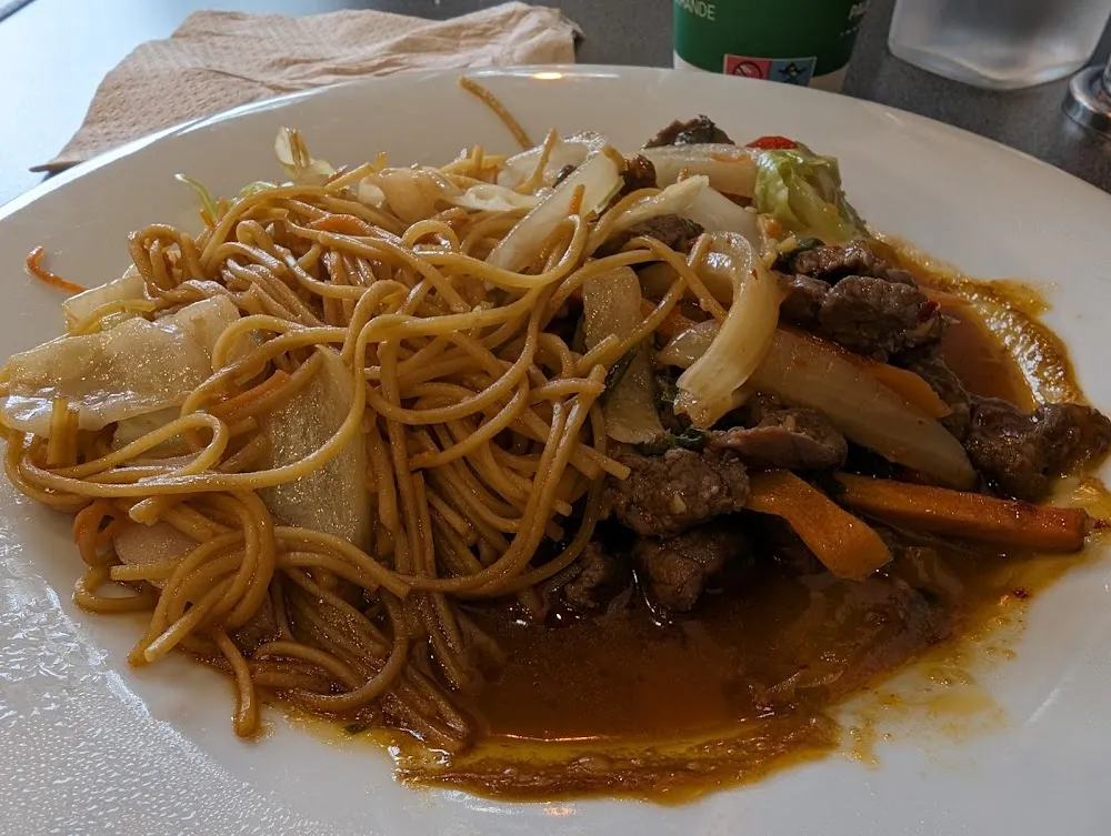 Nouilles Sautées Au Bœuf Et Basilic